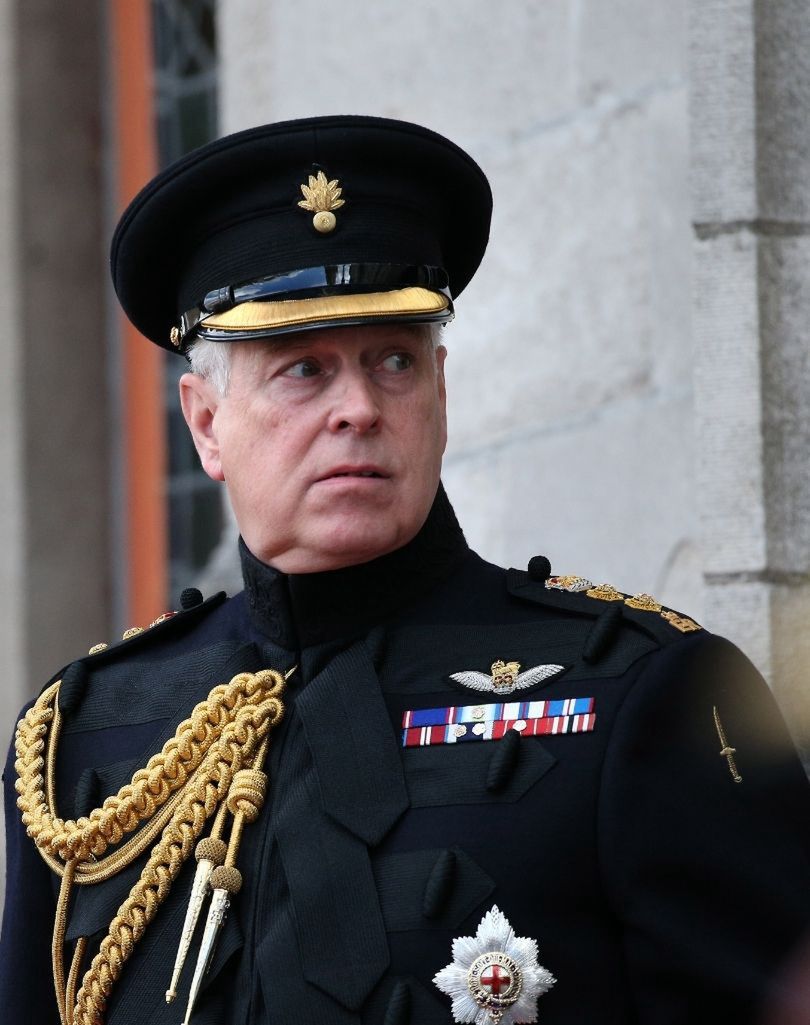 Książę Andrzej zaszył się w Balmoral. Spotkał się już z królową Elżbietą?