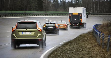 Zautomatyzowana jazda w kolumnie w nowym projekcie Volvo [wideo]