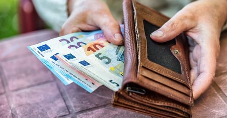 Glapiński nie chce w Polsce euro. A Polacy? Badanie dla money.pl