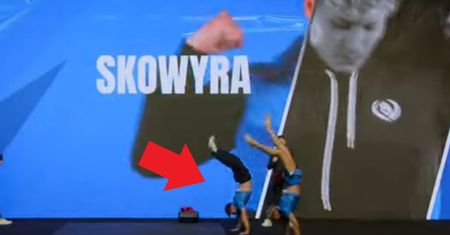 Tego jeszcze nie grali we freak fightach. Tylko spójrz, jak wyszli na scenę