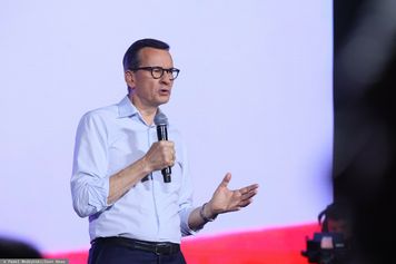 Morawiecki uderza w banki. "Siedzą na workach złota"