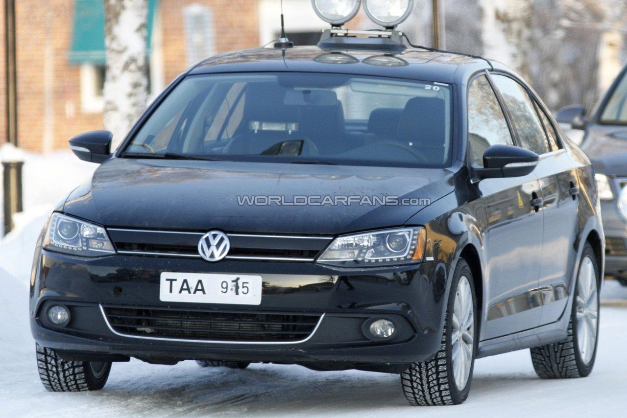 Volkswagen Jetta Hybrid - sedan pod napięciem