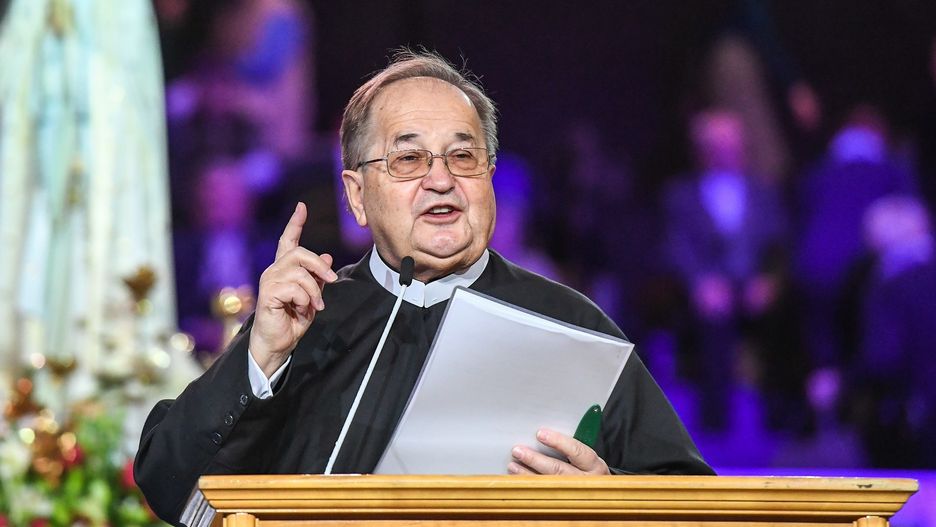 Po filmie Tomasza Sekielskiego media i fundacja ojca Rydzyka bronią duchownych. "Plaga pedofilii nie istnieje".