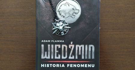 Wiedźmin. Historia fenomenu – recenzja książki. Szczegółowa biografia Białego Wilka