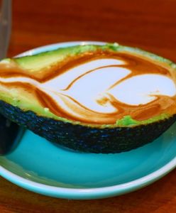 Kawa w awokado. Ekologiczny patent na latte