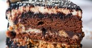 Tort czekoladowy z prażonymi orzechami laskowymi