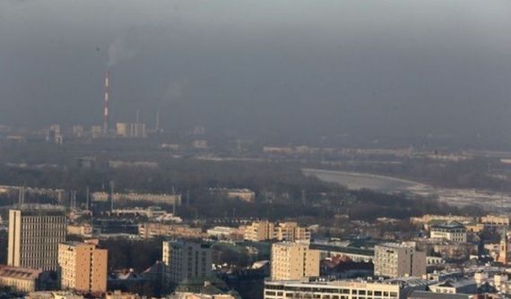Smog nad Warszawą. Te zdjęcia nie pozostawiają złudzeń