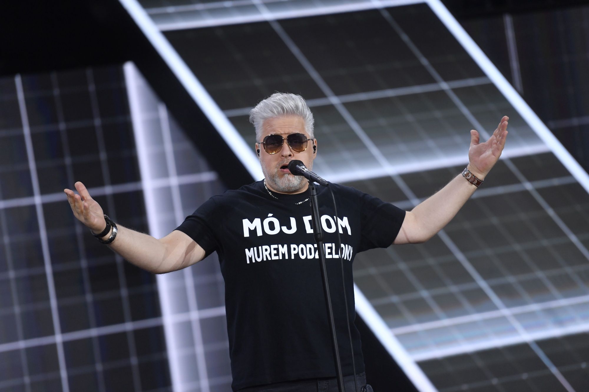 Opole 2021. Artur Gadowski z koszulce z wymownym napisem
