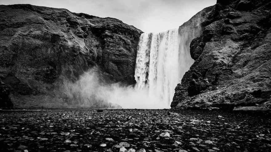 Piękne czarno białe zdjęcia ukazują prawdziwą tajemniczość Islandii 1