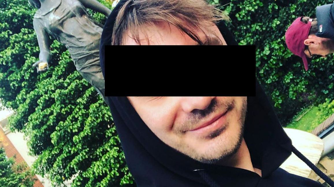 Daniel M. stanie przed sądem