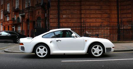 Porsche straszy Ferrari i McLarena - powrót 959?