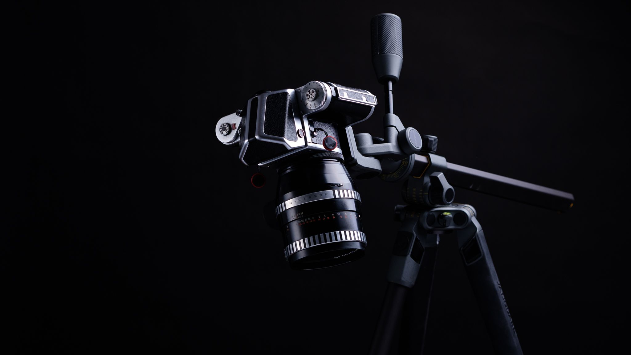 Vanguard Alta Pro 2+ 263AP - mały statyw do studia. Jak się sprawdza? 7