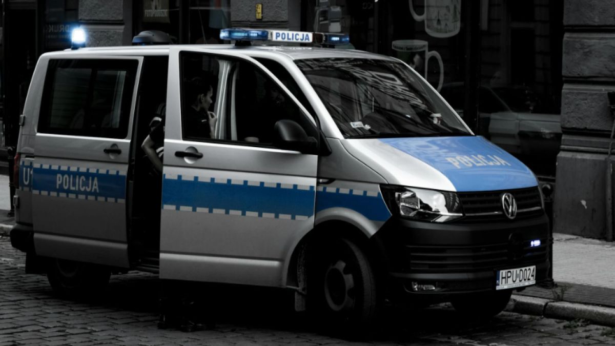 Policjanci porzucili pijanego 36-latka w lesie