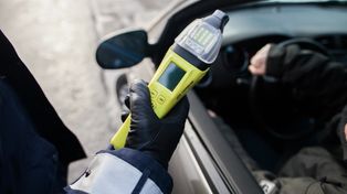 Obywatelskie ujęcie pijanego kierowcy  pod Bochnią, który stwarzał zagrożenie na drodze. Tarnowianin skutecznie uniemożliwił mu dalszą jazdę