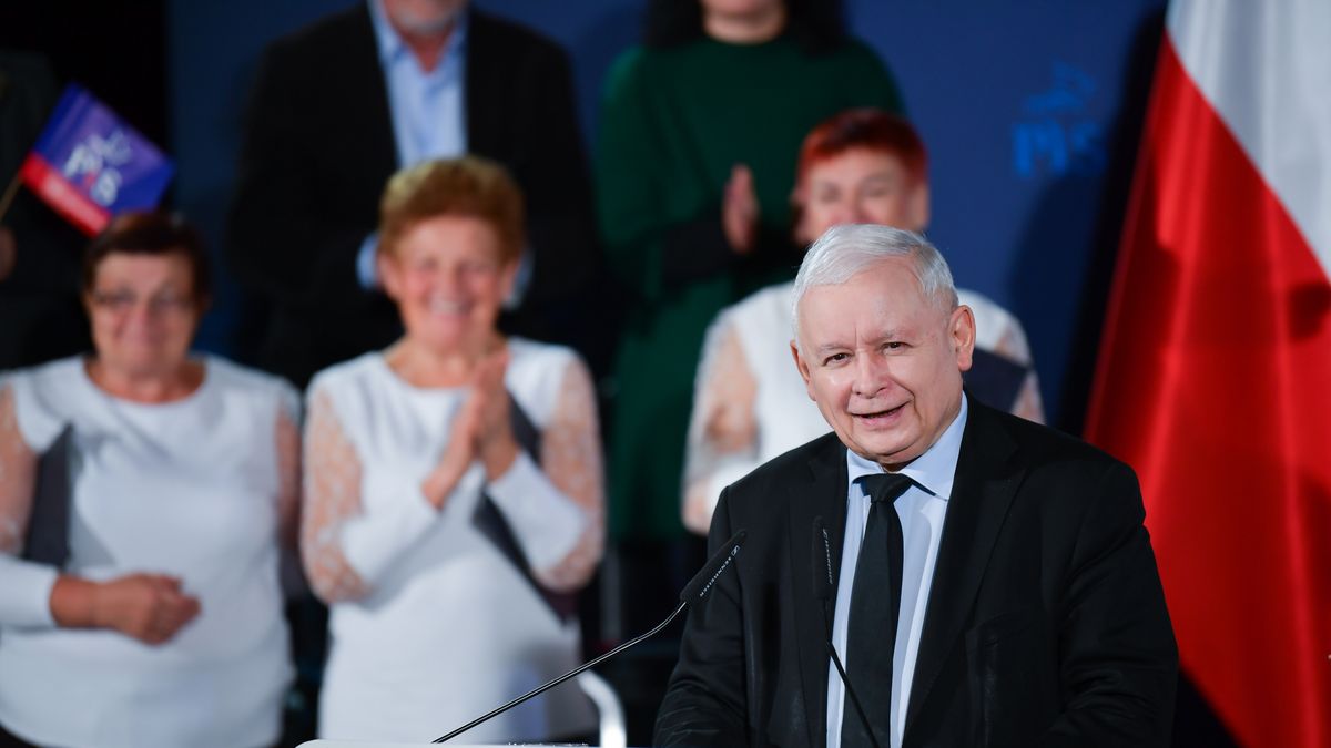 Na zdjęciu prezes PiS Jarosław Kaczyński podczas spotkania z mieszkańcami Siedlec
