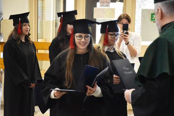 Malbork: Kolejni absolwenci malborskiej filii WSG odebrali dyplomy ukończenia studiów. Uroczystość odbyła się w nowej siedzibie