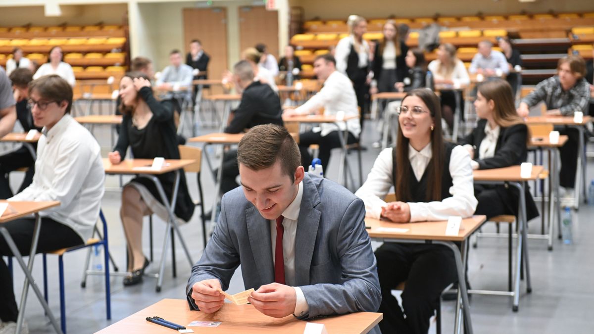 Matura z matematyki rozszerzona - poniedziałek 12 maja 2025