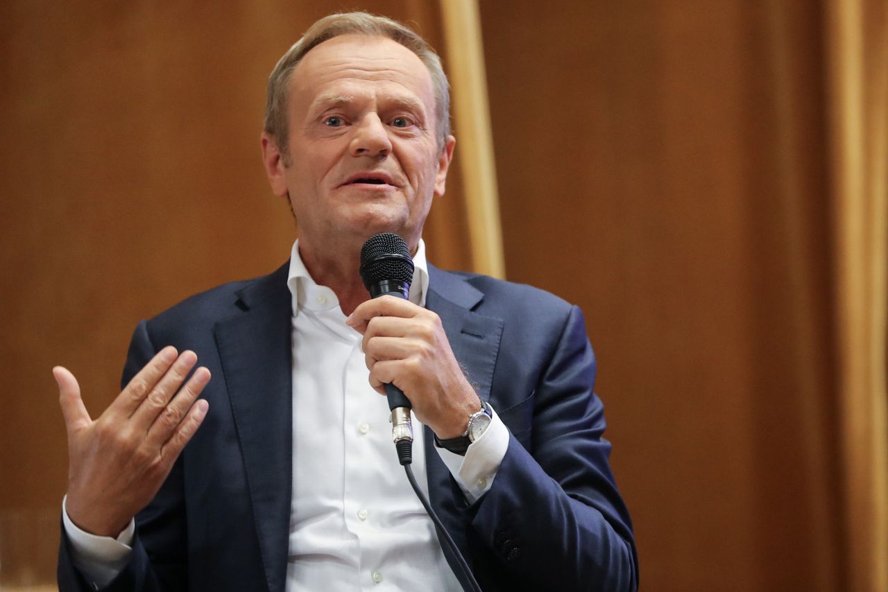 Donald Tusk w Białymstoku. Ostro o Glapińskim