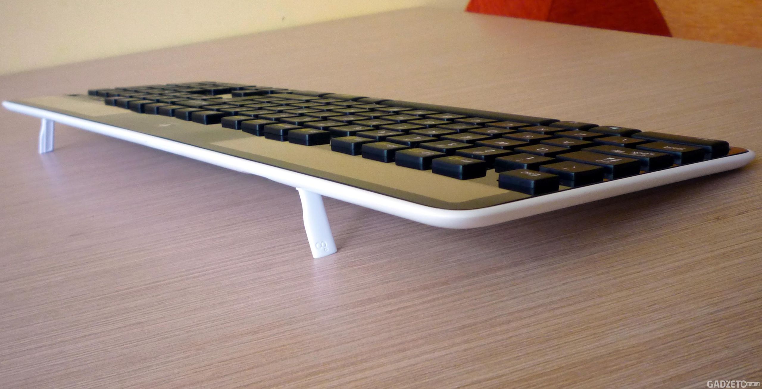 Logitech K750 Solar Keyboard – światłolubna klawiatura w akcji [test] 7