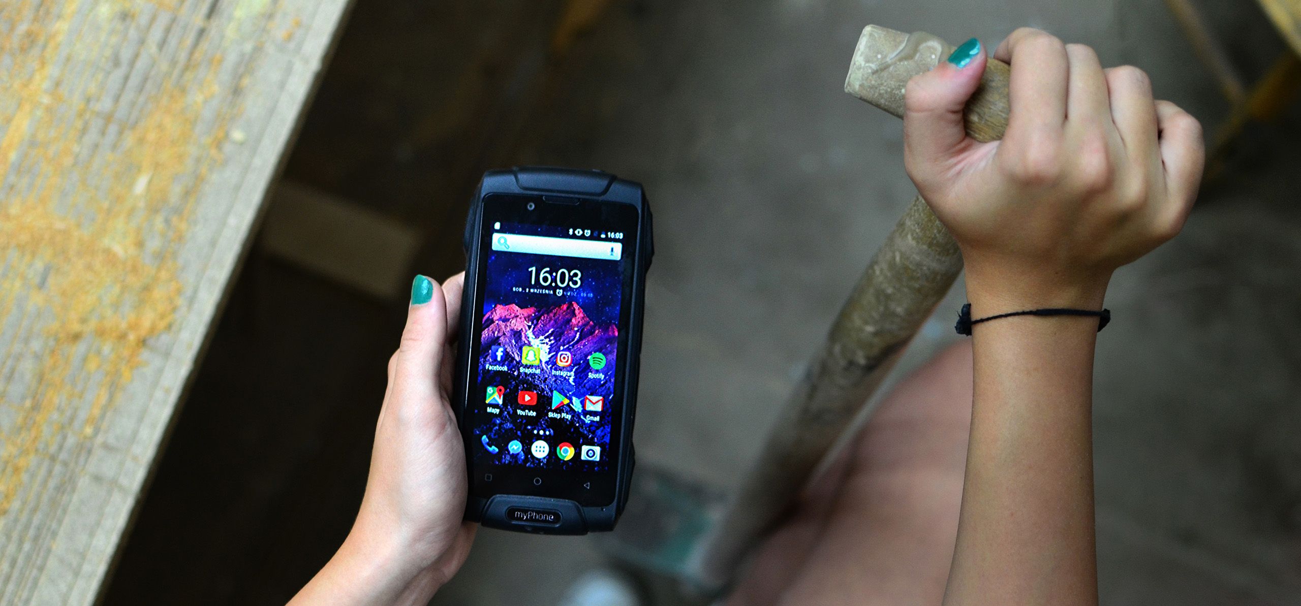 myPhone Hammer Axe M LTE - recenzja i test wytrzymałości 7