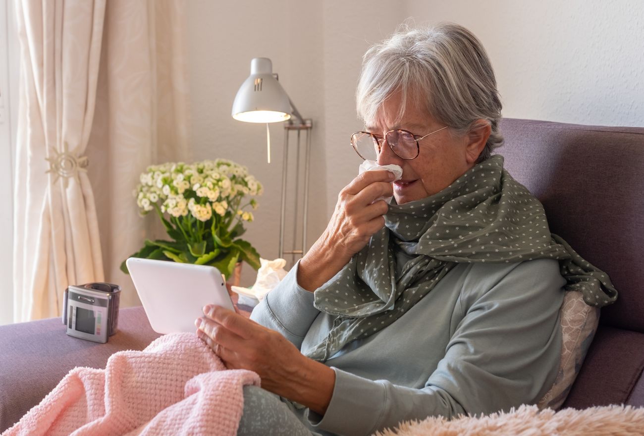 Szczepienie przeciwko grypie sezonowej kieruje się m.in. do osób z przewlekłymi chorobami