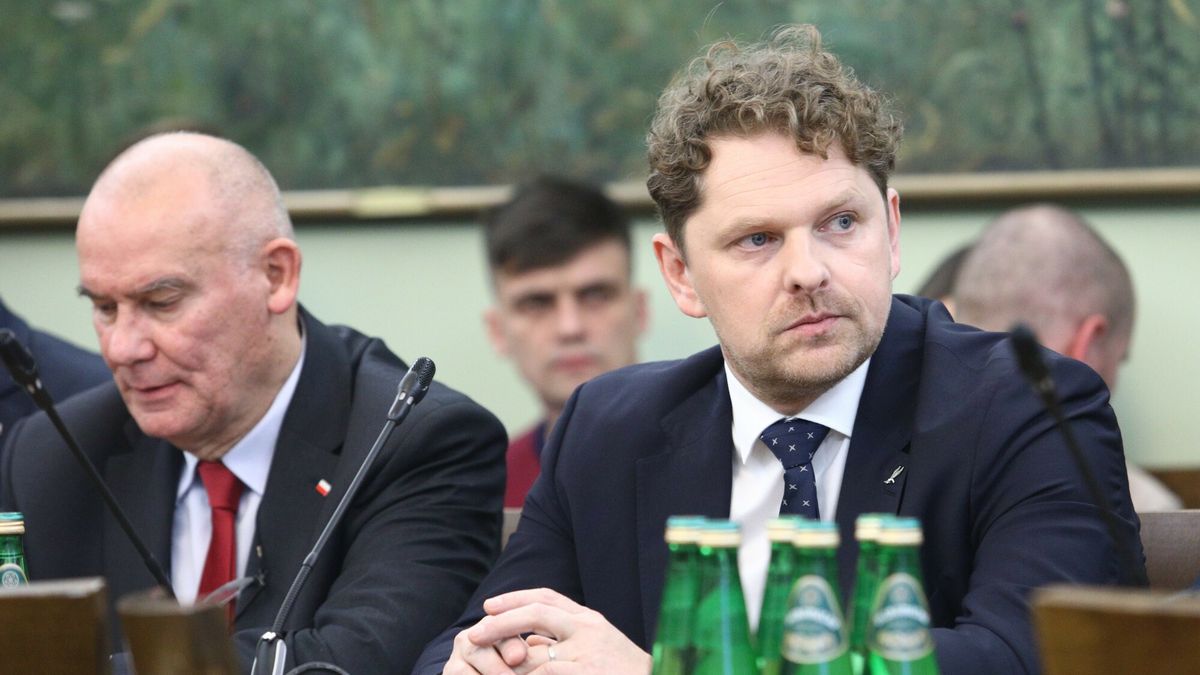 Marek Opioła jest członkiem Trybunału Obrachunkowego od lutego 2021 r. Zastąpił na tym stanowisku Janusza Wojcechowskiego 