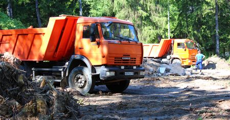 Mysłowice: Węgiel rozsypany na ulicach przez nieuważnego kierowcę