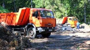 Mysłowice: Węgiel rozsypany na ulicach przez nieuważnego kierowcę