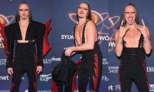 Michał Szpak zrzuca kurtkę i świeci GOŁĄ KLATĄ na "Sylwestrze z Dwójką" (ZDJĘCIA)