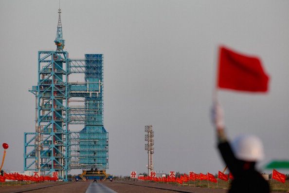 Zdjęcie przedstawia Tiangong-1. Chiński statek kosmiczny, który również w niekontrolowany sposób spadł na Ziemię.