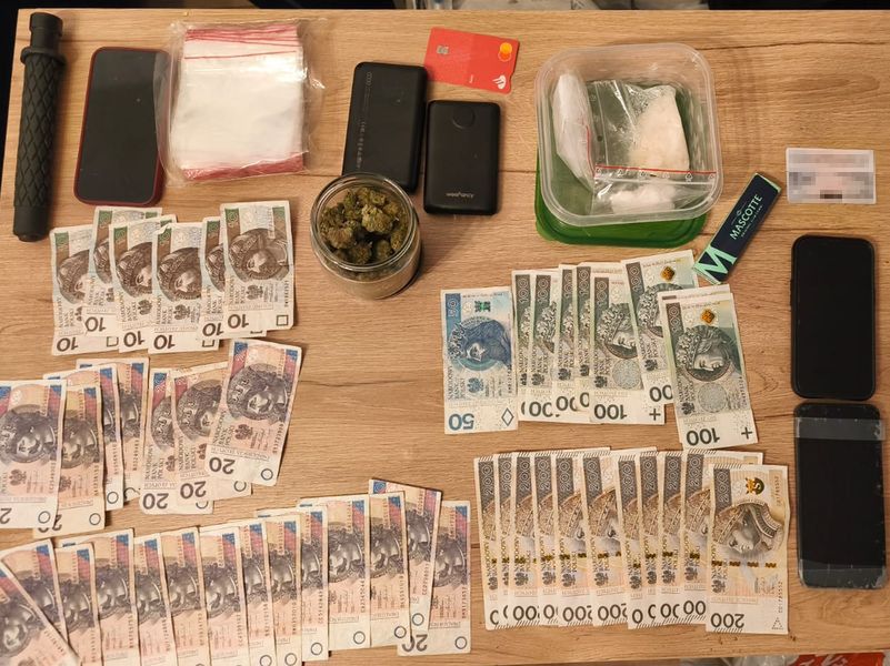 Oleśnica: 26-latek ukrywał narkotyki w łazience. Grozi mu 10 lat więzienia