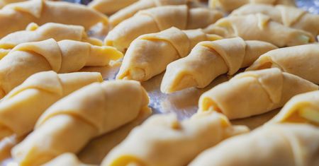 Z tego przepisu rogaliki wychodzą najlepsze. Są mięciutkie jak gąbeczka