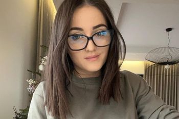 Rolniczka nosi zamiast kurtki. Strzał w dziesiątkę na zimę