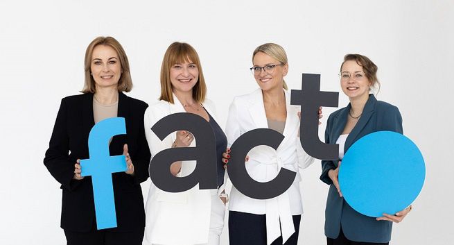 First aid communication z członem "team" w nazwie, awanse Mroczek, Tomasik, Walentynowicz