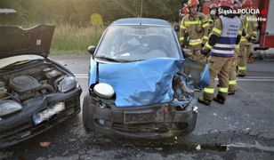 Wypadek w Mikołowie. Trzy rozbite pojazdy, winny 83-latek