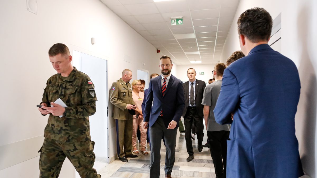 Minister of National Defence and Deputy Prime Minister, Wladyslaw Kosiniak-Kamysz visits 5. Military Clinical Hospital with SPZOZ Polyclinic in Krakow, Poland on May 24, 2024. The hospital starts its transformation into a research institute which will include training of doctors and soldiers, as well as scientific research. (Photo by Dominika Zarzycka/NurPhoto via Getty Images)