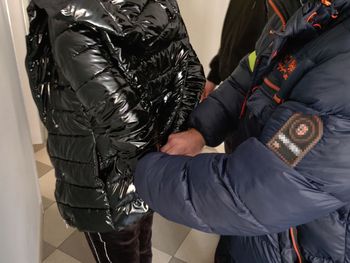 Toruń: 38-latka zatrzymana z narkotykami. Kobieta miała w mieszkaniu blisko kilogram marihuany