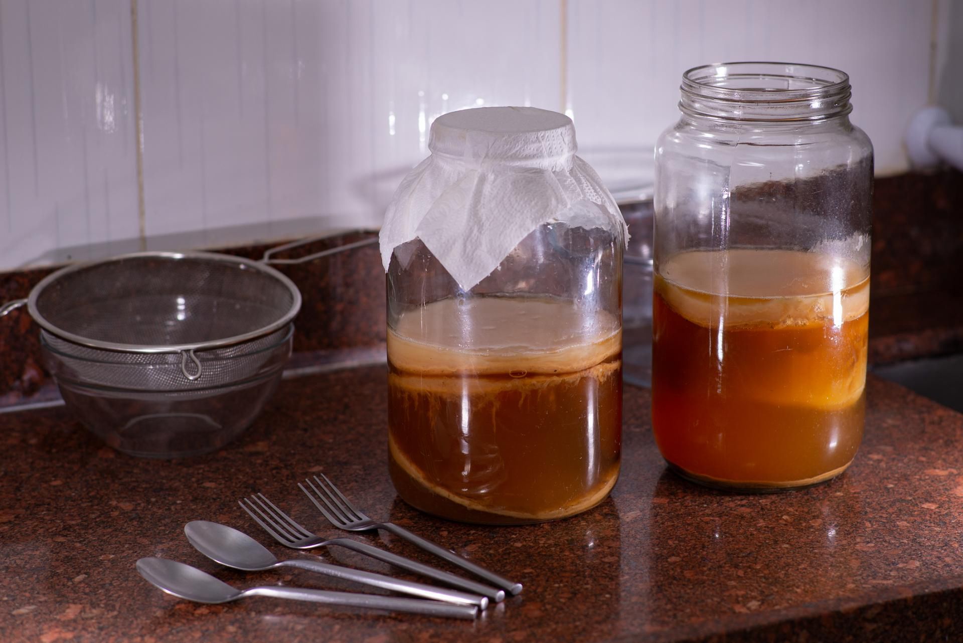 Kombucha jest zdrowa, ale trzeba ją pić z umiarem