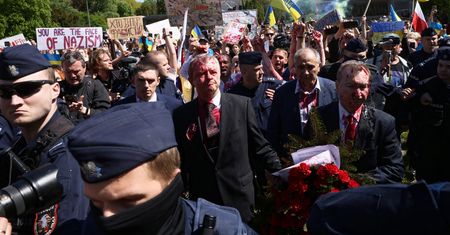 Incydent w Warszawie. Burza w sieci i reakcja szefa MSWiA