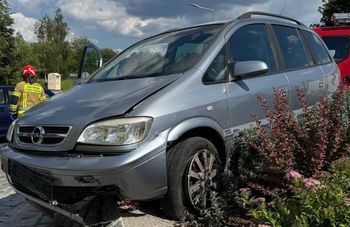Wjechał na rondo i zniszczył infrastrukturę. Miał blisko trzy promile