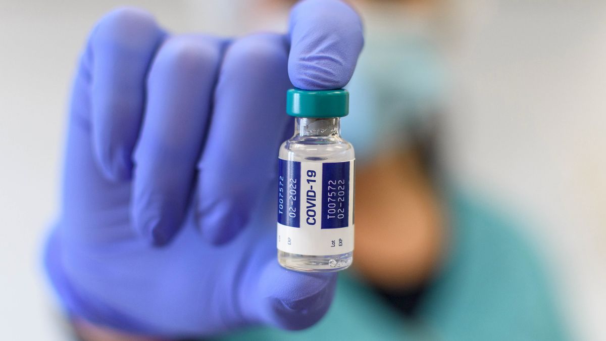 koronawirus szczepienie szczepionka covid fiolka