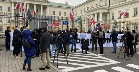Wszechpolacy murem za obrońcami granic. Bojowo, ale nielicznie
