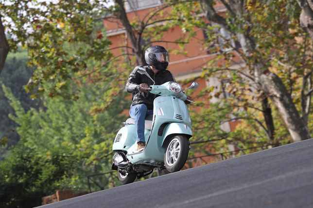 Vespa GTS