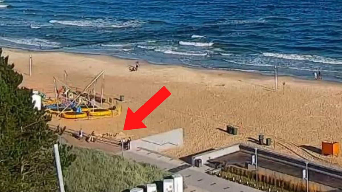 Piękna budowla na plaży w Kołobrzegu