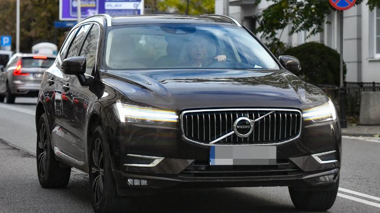 Małgorzata Foremniak parkuje na zakazie i pędzi na zakupy