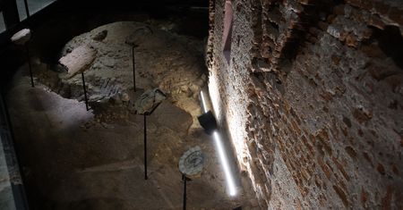 Odkrycie na Wawelu. Archeolodzy nie odkładają narzędzi - prace trwają
