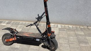 Zderzenie hulajnogi elektrycznej z Fordem w Nowym Tomyślu. 72-letni kierowca stanie przed sądem