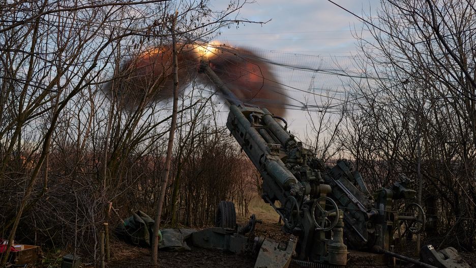 BAKHMUT, UKRAINE - DECEMBER 29: Soldiers of the Ukrainian 55th artillery brigade operate on the frontline with a US made Howitzer M777 cannon amid artillery fights on December 29, 2022 in Bakhmut, Ukraine. A large swath of Donetsk region has been held by Russian-backed separatists since 2014. Russia has tried to expand its control here since the February 24 invasion.  (Photo by Pierre Crom/Getty Images)
