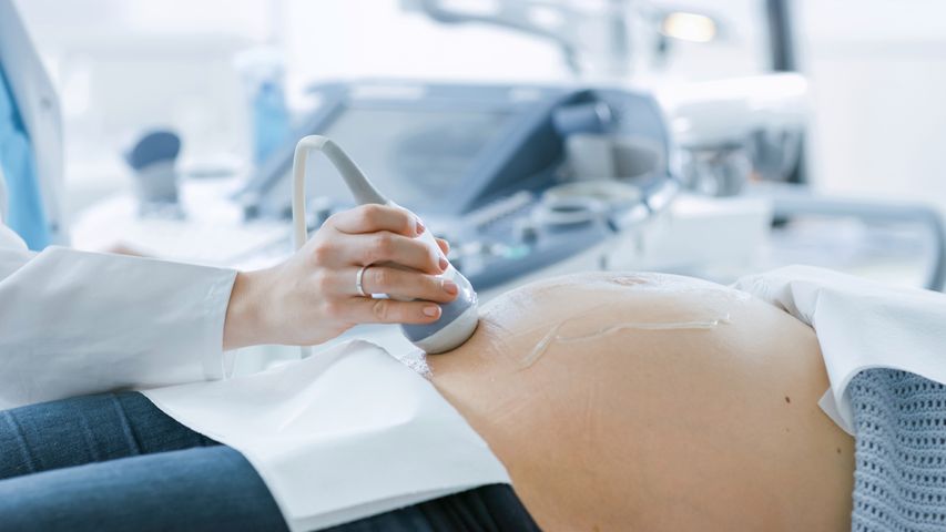 Naukowcy ze Szwecji sprawdzali, jak na noworodka wpływa opóźniony termin porodu.