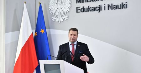 Uczniowie obawiają się powrotu do szkół. Minister Czarnek uspokaja